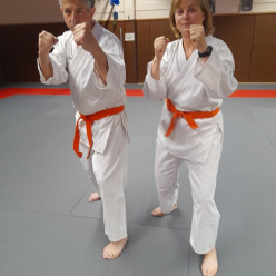 Félicitations à Karl et à Odile pour leur ceinture orange !!!